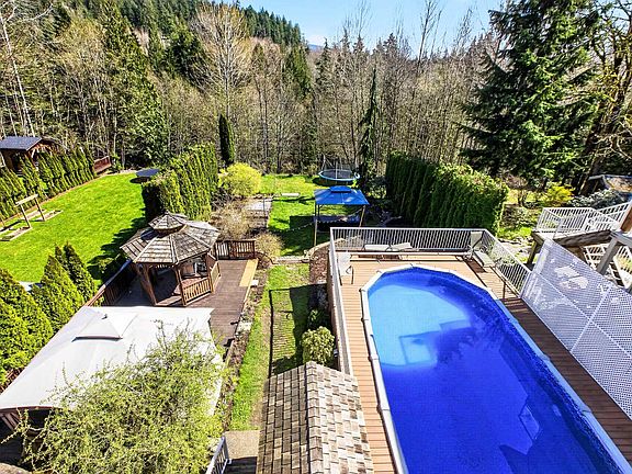 3rd image of 13380 McCauley Cres