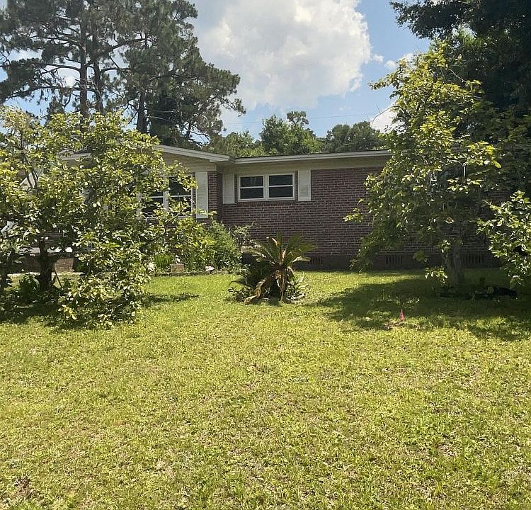 1st image of 1212 Suburban Dr