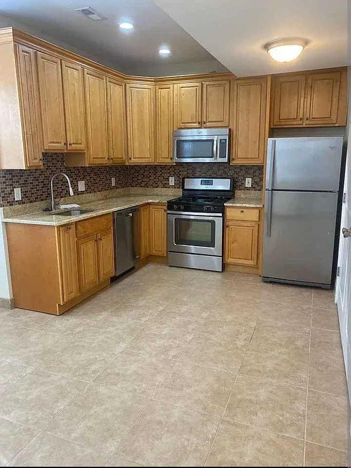 2300 Christian St — Photo 1