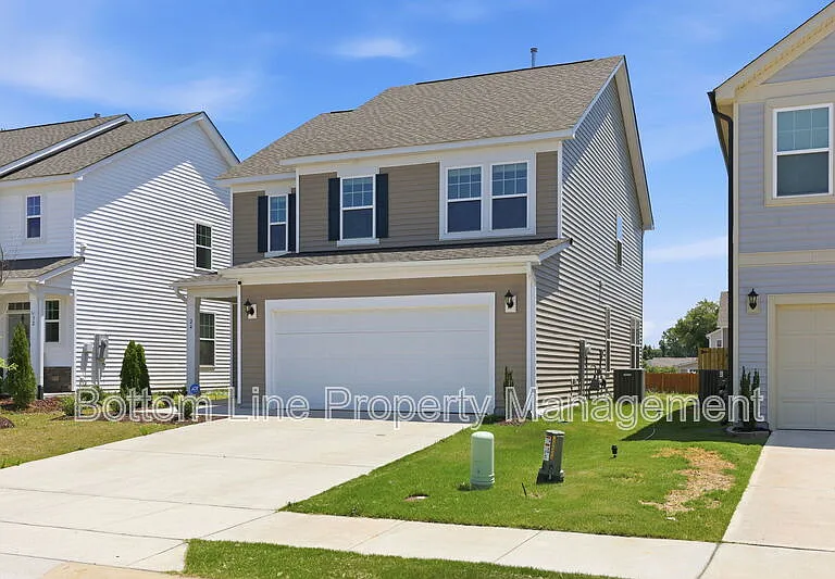 24 Blackthorn Ln — Photo 2