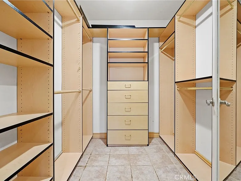 5362 Yolanda Ave — Photo 10