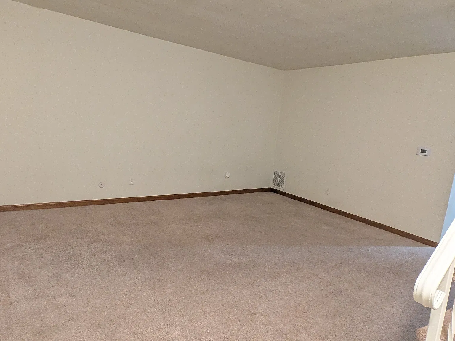 2 bed, 1000 sqft, $1,150 — Photo 2