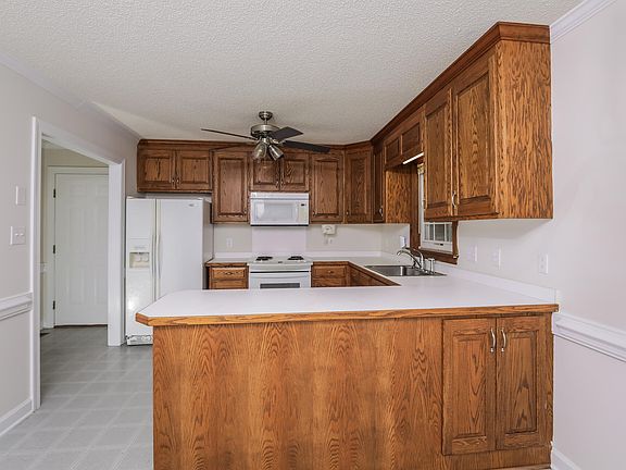 5th image of 1732 Bobwhite Ln