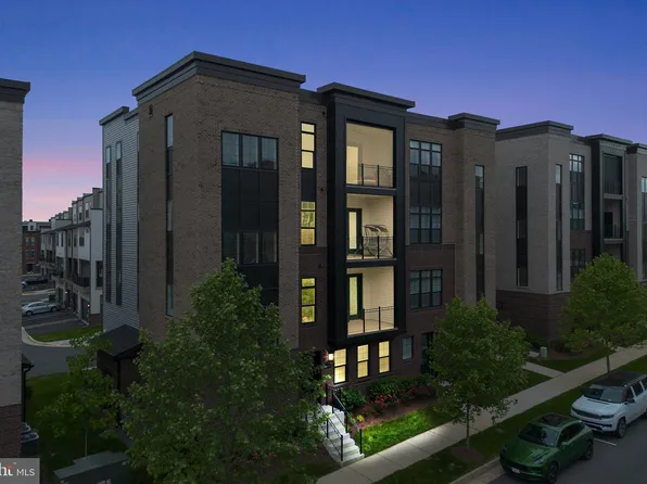 43443 Croson Ln #400, Ashburn, VA 20148