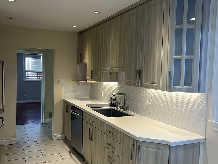 1166 McBride Ave #UPPER — Photo 18