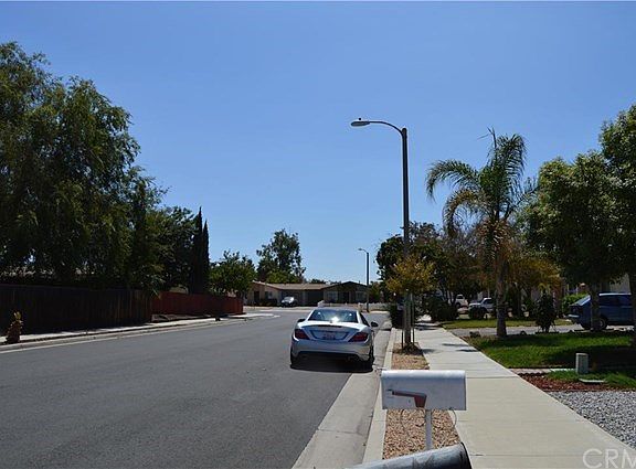 4th image of 557 San Clemente St