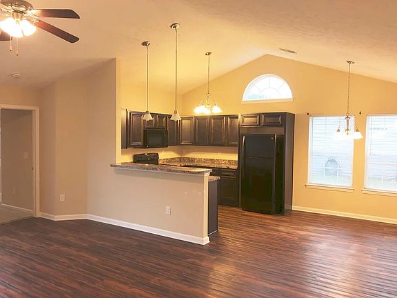 4th image of 230 Encore Cir