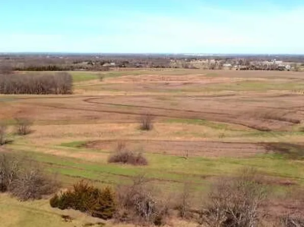 15490 S Waverly Rd, Gardner, KS 66030