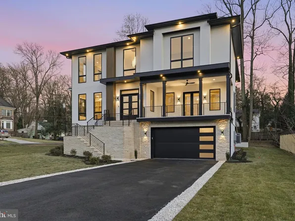 2202 Grayson Pl, Falls Church, VA 22043