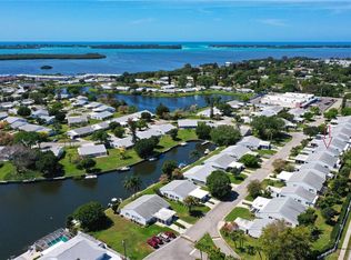9423 Kingston Dr, Bradenton, FL 34210