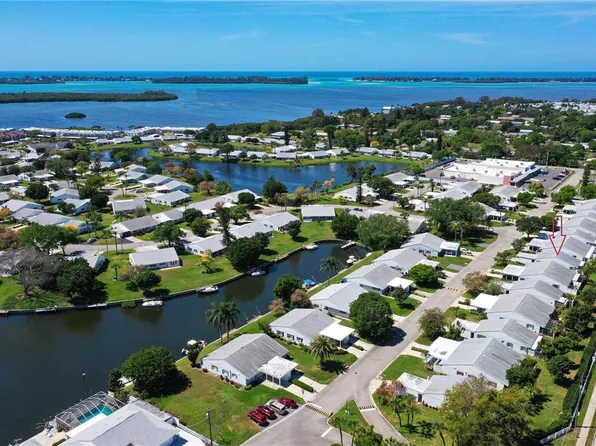 9423 Kingston Dr, Bradenton, FL 34210