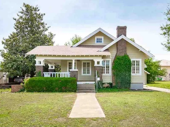 616 Kaw St, Perry, OK 73077