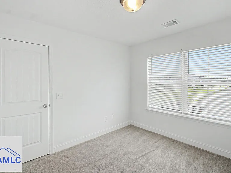 40 Rimes Ave — Photo 15