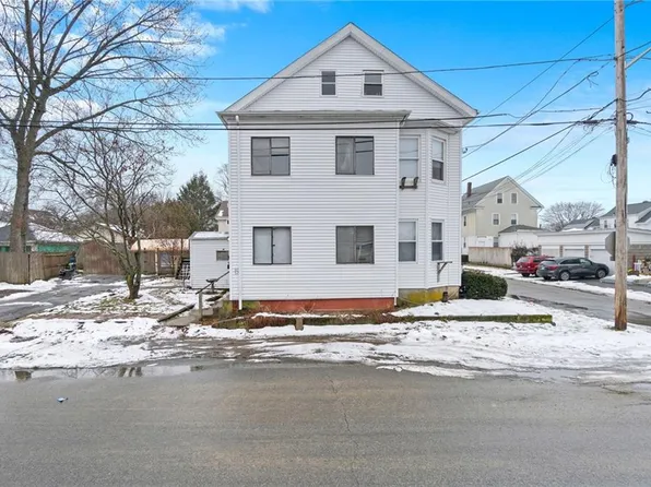 60 Standish Ave, Cranston, RI 02920