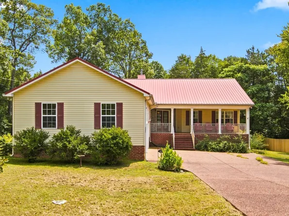 1501 Rebecca Dr, Chapel Hill, TN 37034