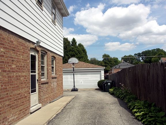 5th image of 4657 Kolze Ave