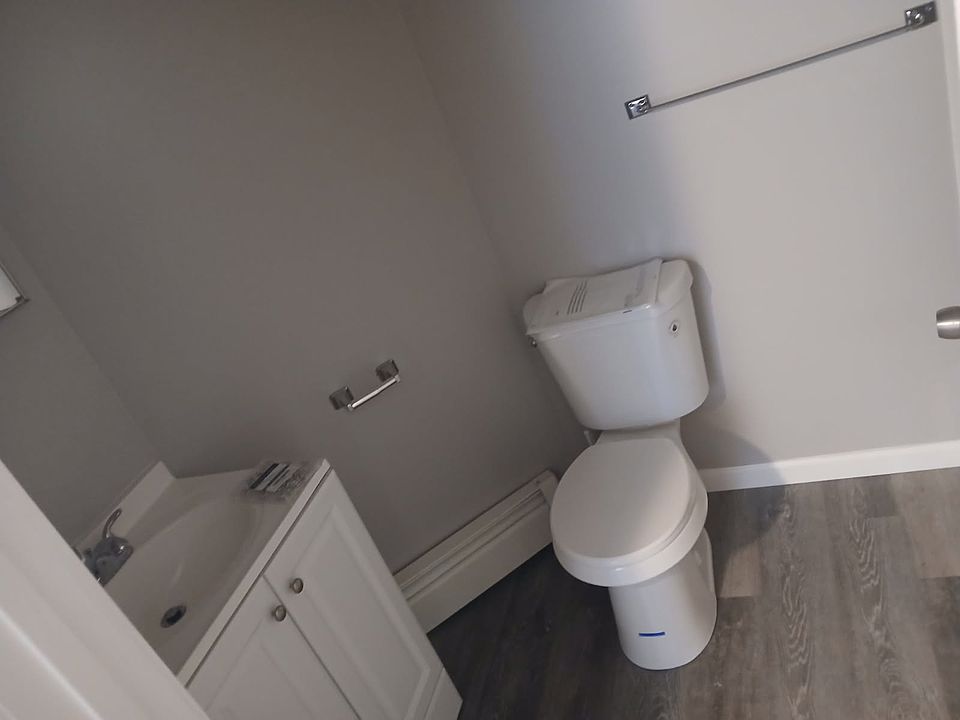 2nd image of 725 E Monroe St APT 5