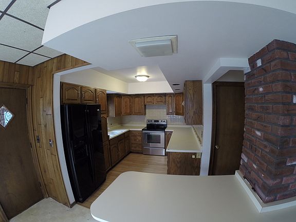 4th image of 1249 Marion St