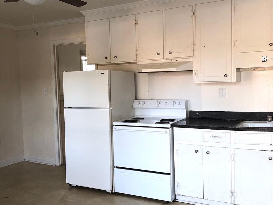 Kitchen/Living Area