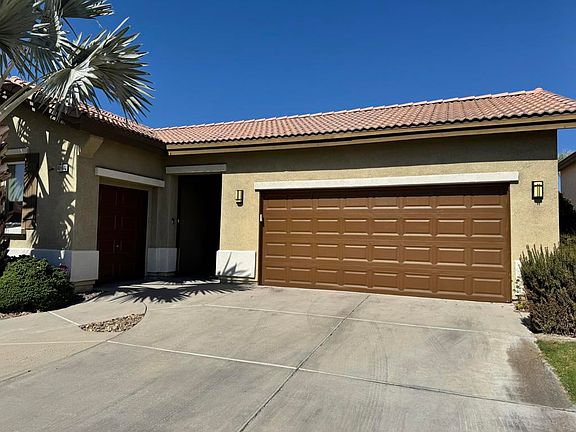3rd image of 49673 Redford Way