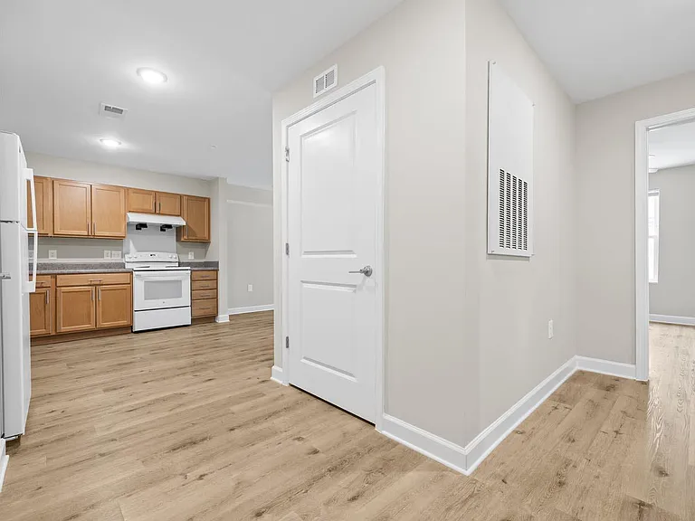 Bluebird Commons — Photo 9
