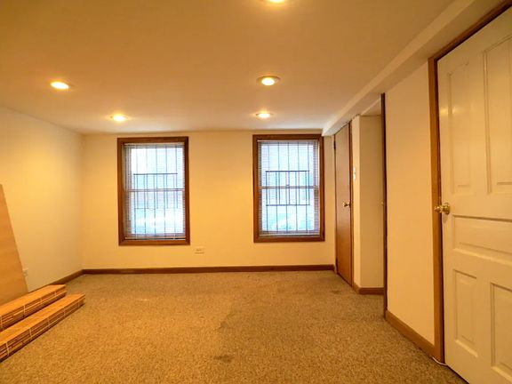 3rd image of 1414 W Henderson St #Ch