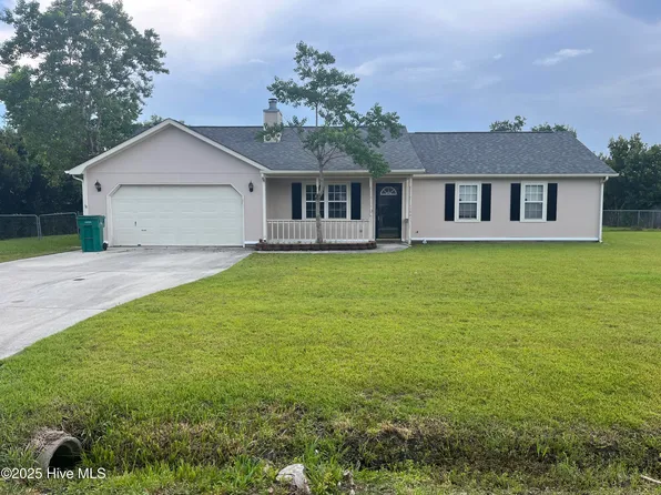 102 Foxlair Drive, Hubert, NC 28539