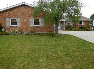 526 S Yarrow St, Oregon, OH 43616