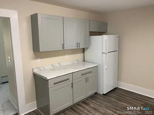 3 bed, 1.0 bath, 1179 sqft, $1,995 — Photo 3