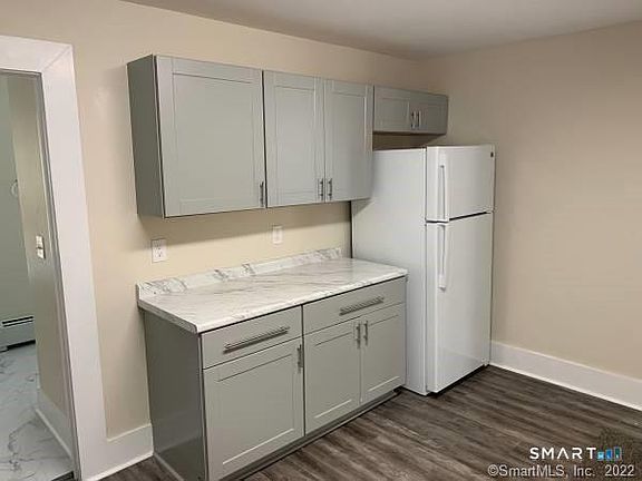 3rd image of 211 W Thames St #1