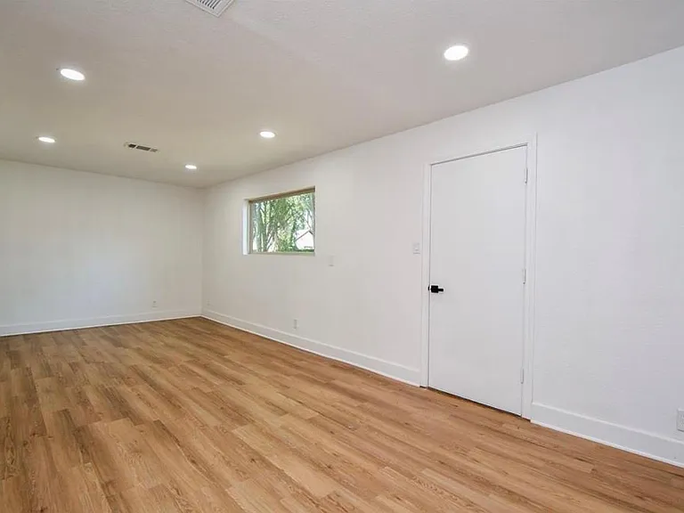 6834 Saint Augustine St — Photo 8