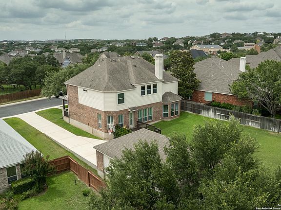 5th image of 21910 Barton Woods