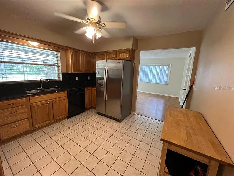 12928 N Oregon Ave — Photo 3