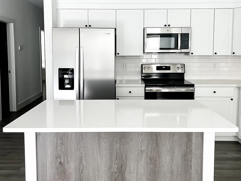 634 W Fairmont Ave — Photo 5