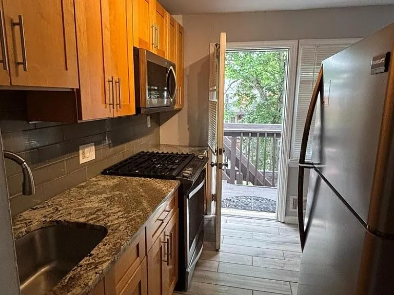 17 Dartmouth Ave #2B — Photo 7
