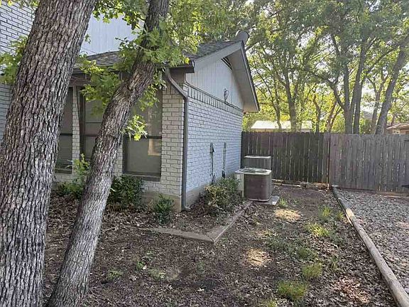 5th image of 409 Briarwood Dr