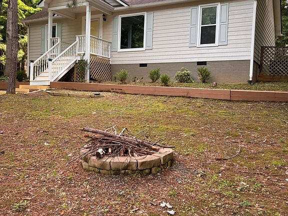 2nd image of 113 Cochise Dr