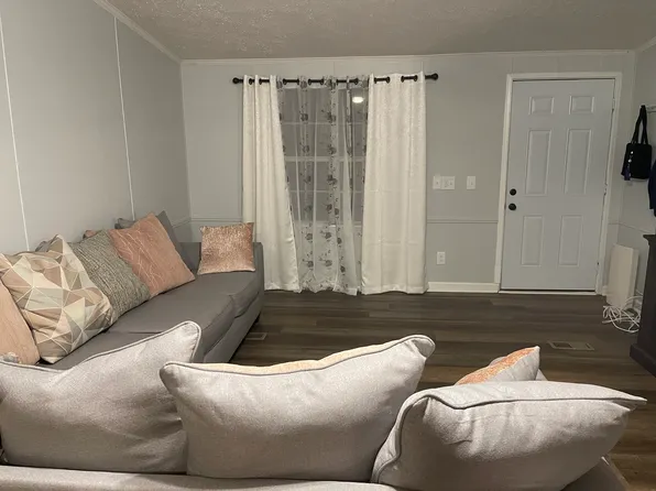 2926 Wallace Rd, Gainesville, GA 30507