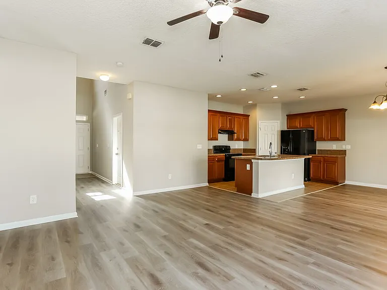 6177 Casterbridge Rd — Photo 5