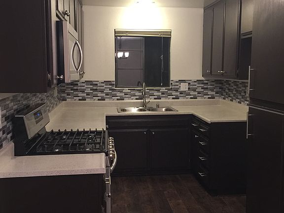 5th image of 102 Greenbriar Ln