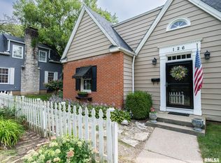 126 E Oak Park Dr, Peoria, IL
