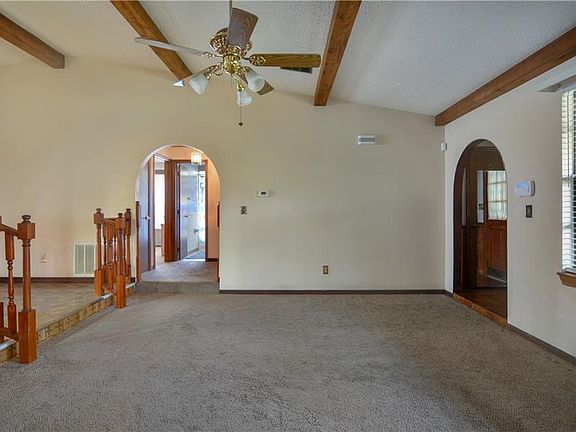 5th image of 574 Koala Dr