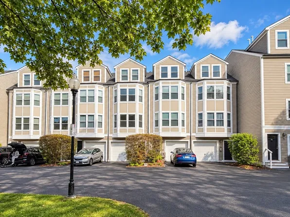 310-324 Rindge Ave #316-6, Cambridge, MA 02140