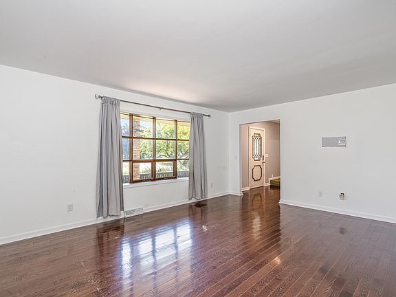 4th image of 2575 Granada Ln