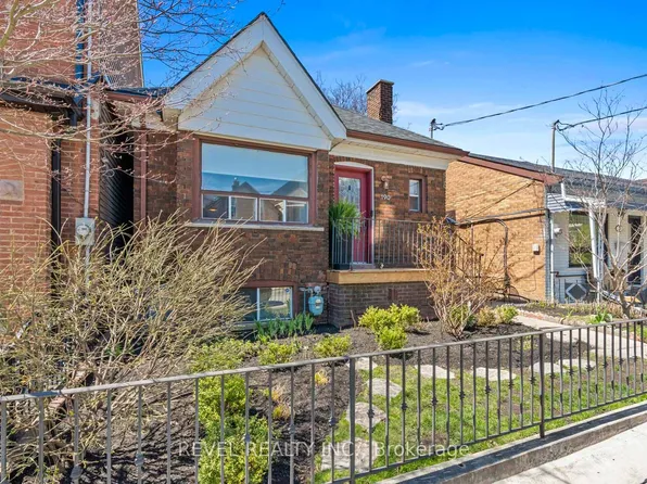 190 Manning Ave, Toronto, ON M6J 2K5