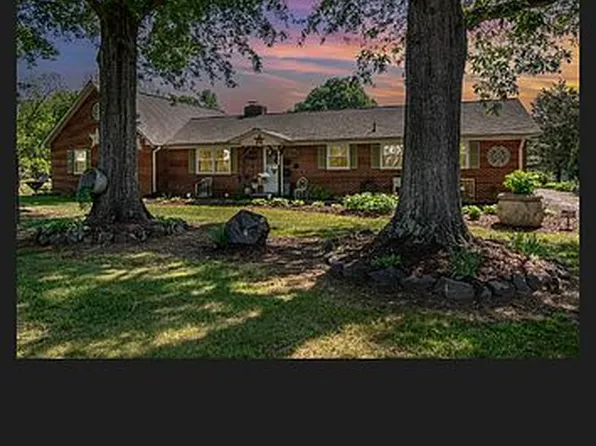 1804 Farmington Rd, Mocksville, NC 27028