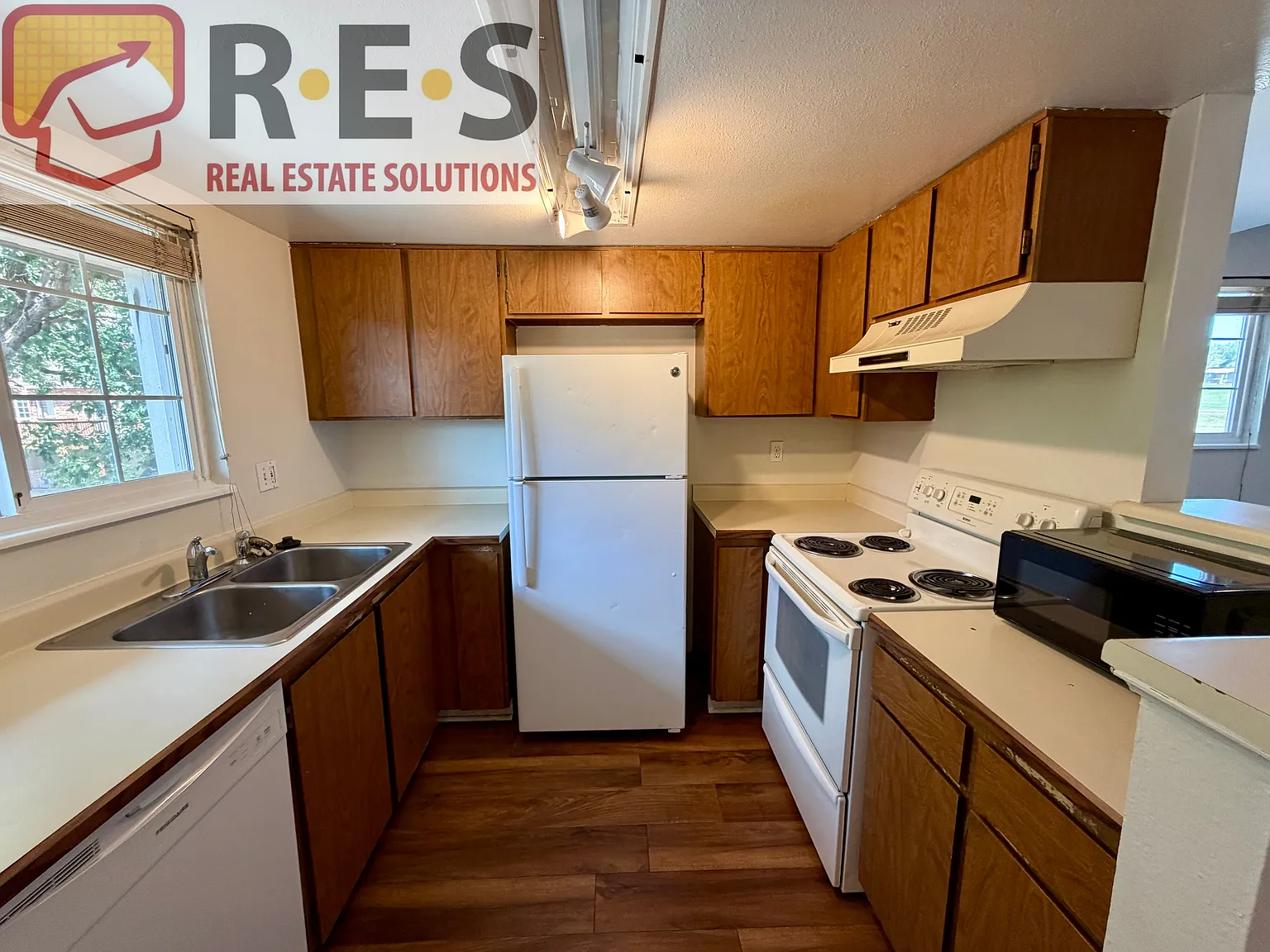 2 bed, 2.5 bath, 1034 sqft, $1,895 — Photo 3