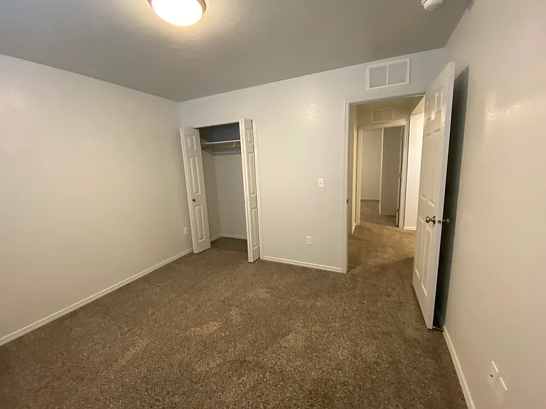 840 SW Lago St — Photo 27