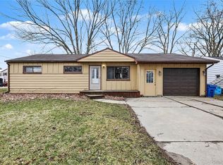 2423 N Long Lake Rd, Fenton, MI 48430