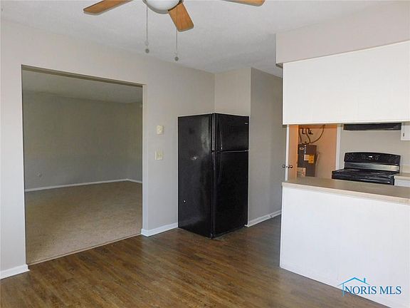 5th image of 313 Farnstead Dr